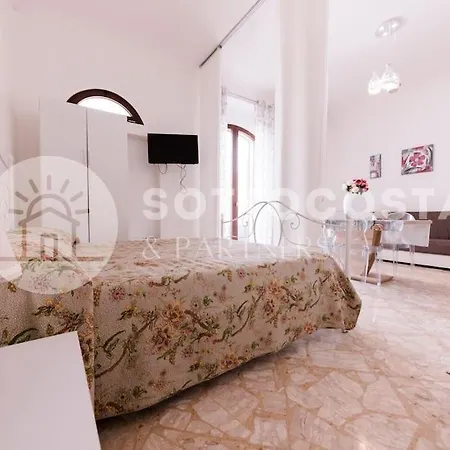 Floral Flat - Apartment